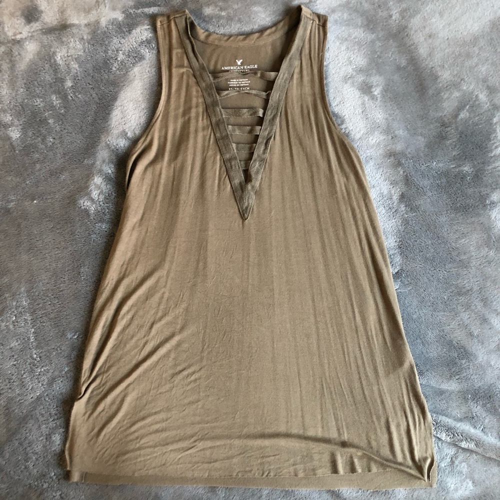 American Eagle Tank Top With V Lined Design